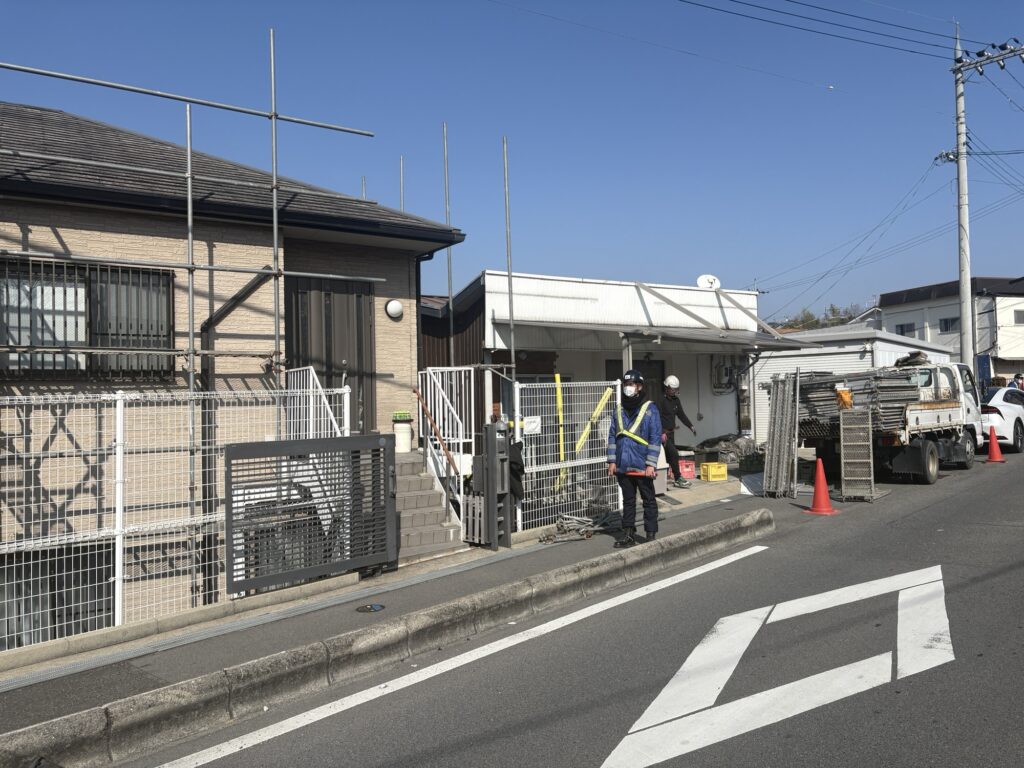 足場屋さんとガードマンさん